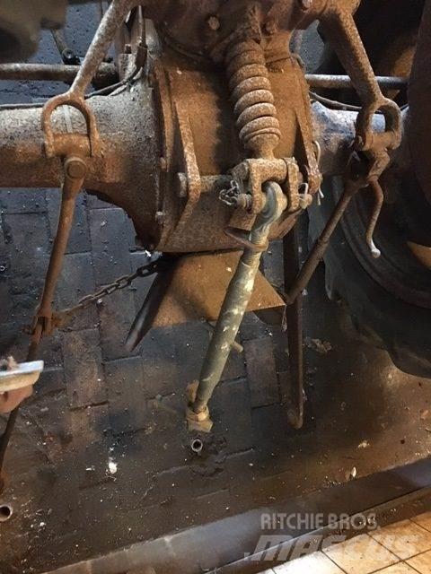 Ferguson traktor, Benzin Κατασκευές - Άλλα