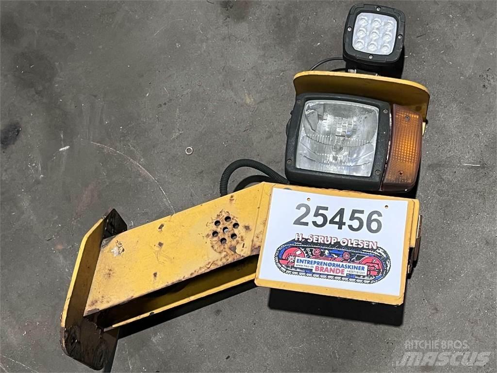 Volvo L120F frontlygte Ηλεκτρονικά