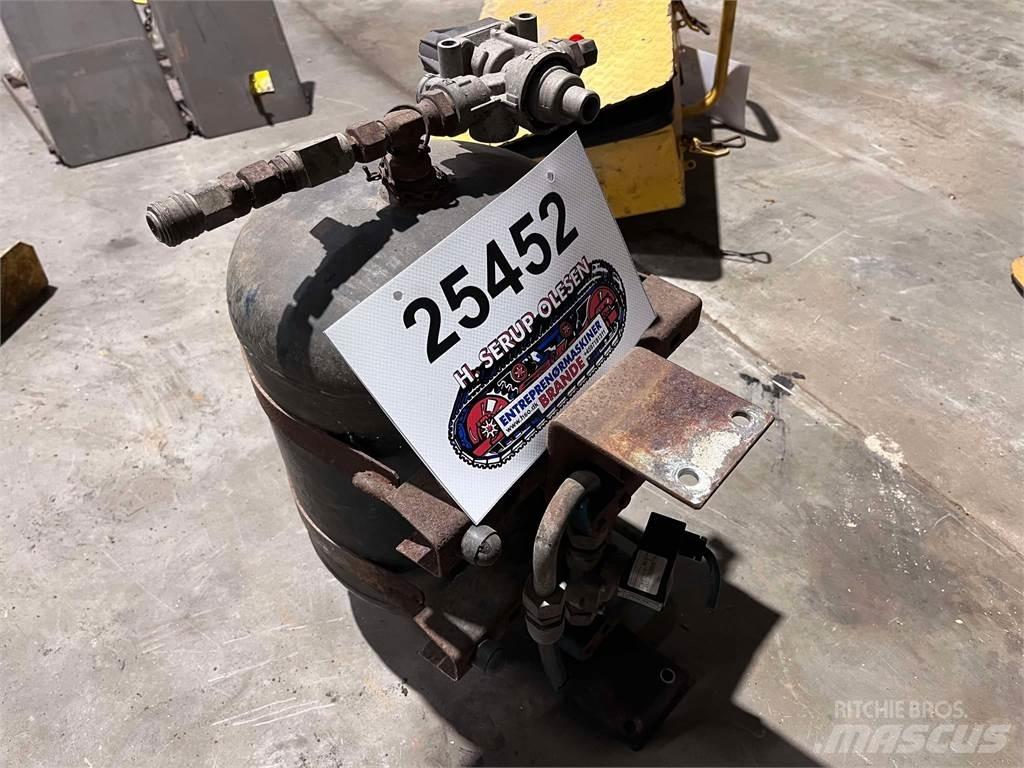 Volvo L120F lufttank Άλλα εξαρτήματα