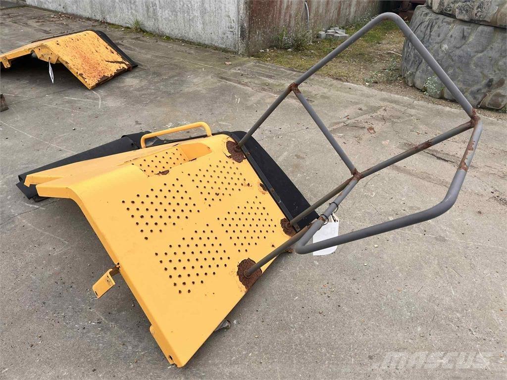 Volvo L220E højre bagskærm Άλλα εξαρτήματα