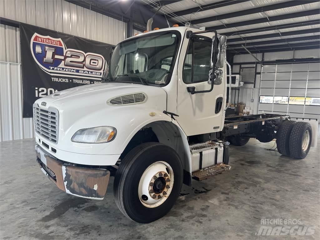 Freightliner M2 106 Φορτηγά Σασί