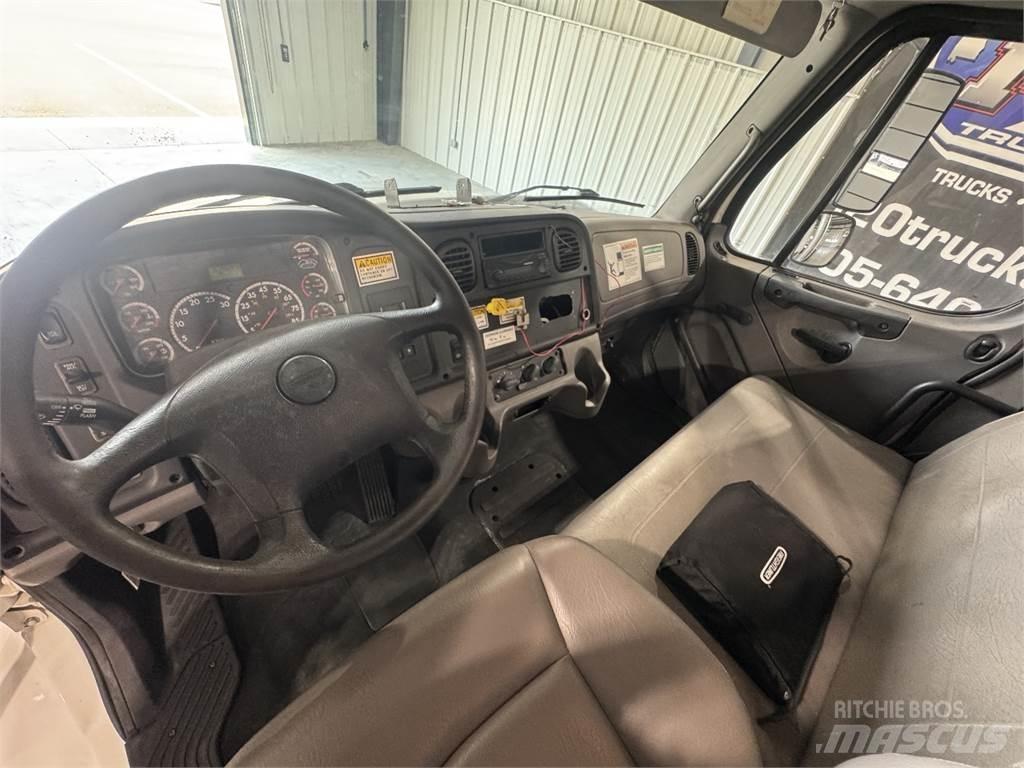 Freightliner M2 106 Φορτηγά Σασί
