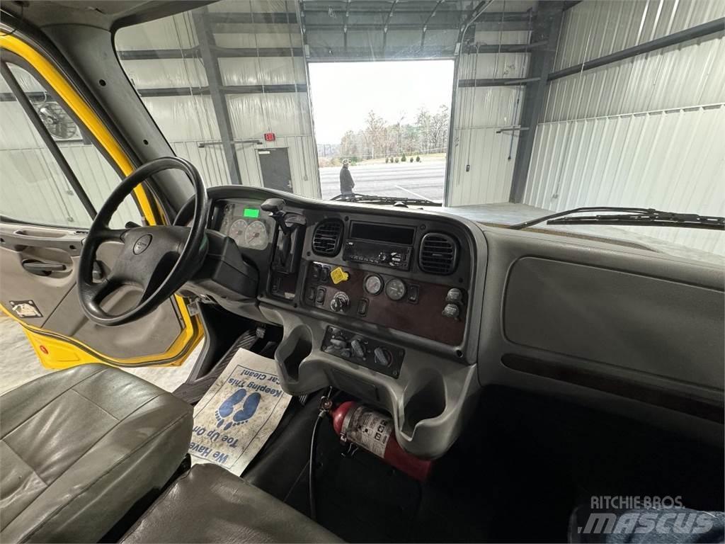 Freightliner M2106 Φορτηγά Κόφα