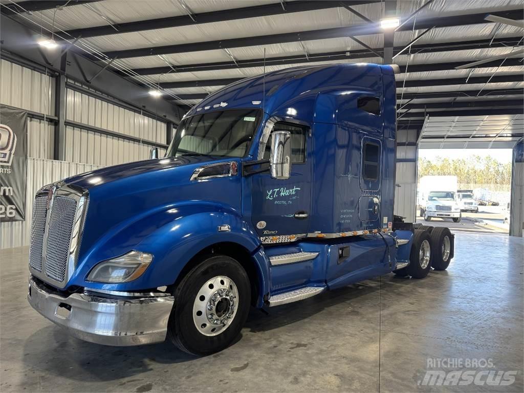 Kenworth T680 Τράκτορες