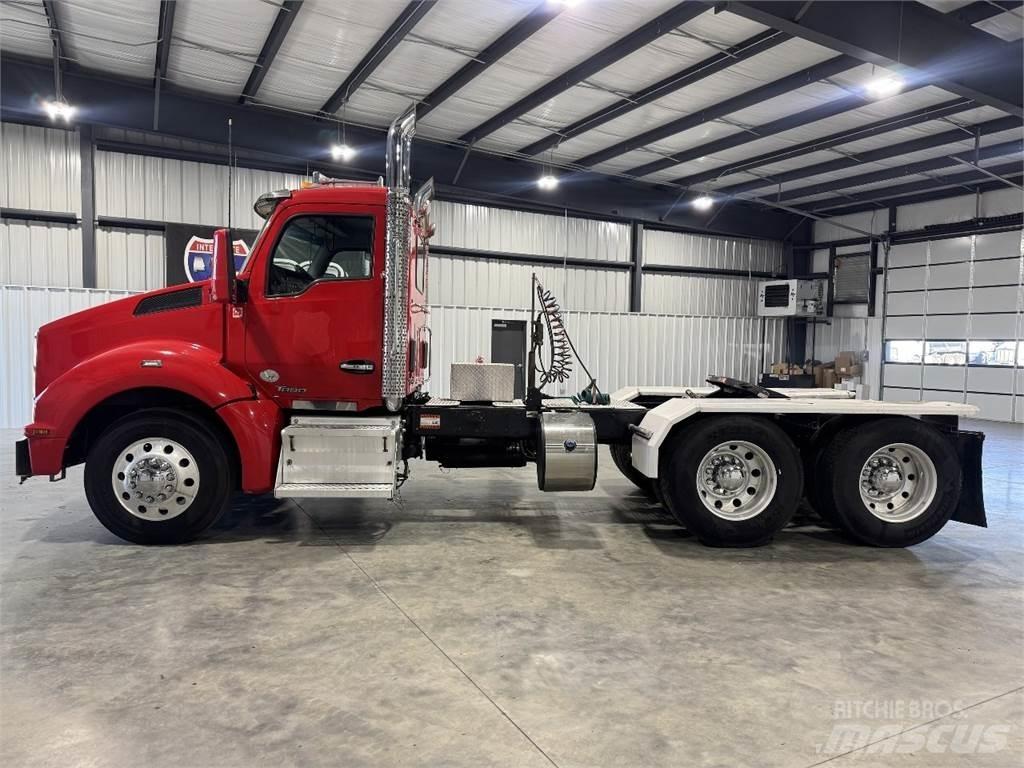 Kenworth T880 Τράκτορες