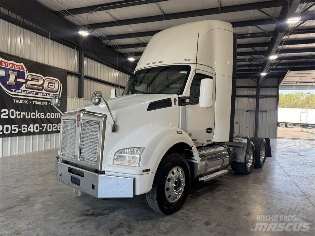 Kenworth T880 Τράκτορες