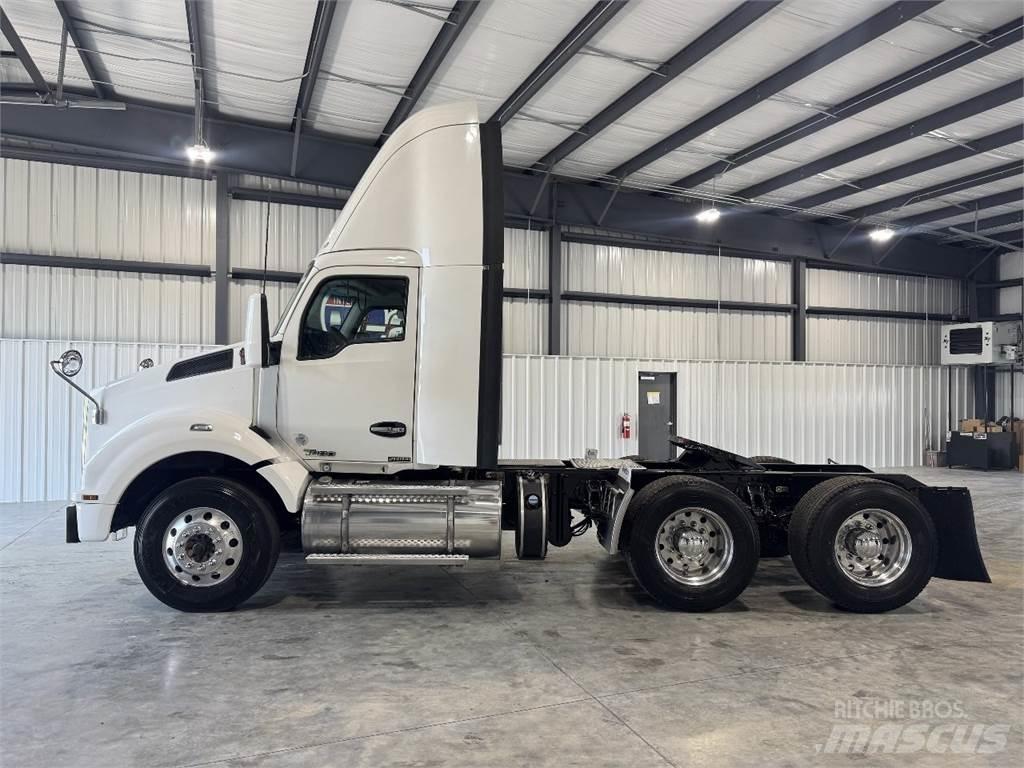 Kenworth T880 Τράκτορες
