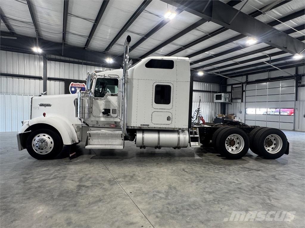 Kenworth W900 Τράκτορες