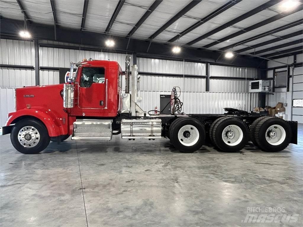 Kenworth W900L Τράκτορες