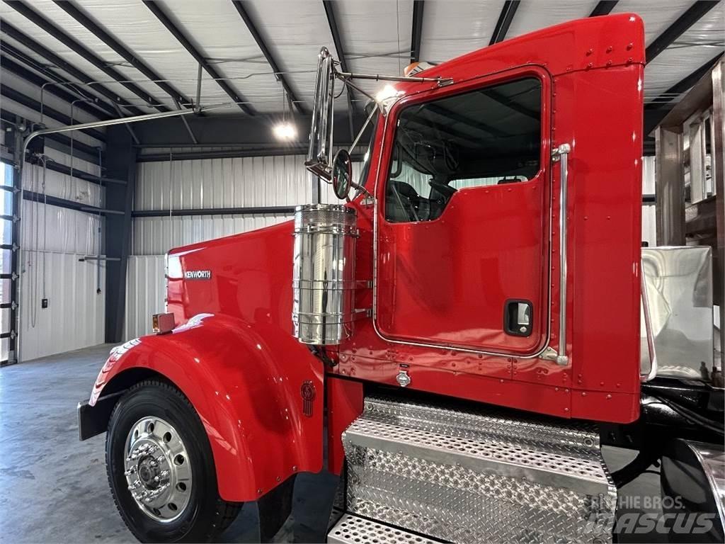 Kenworth W900L Τράκτορες