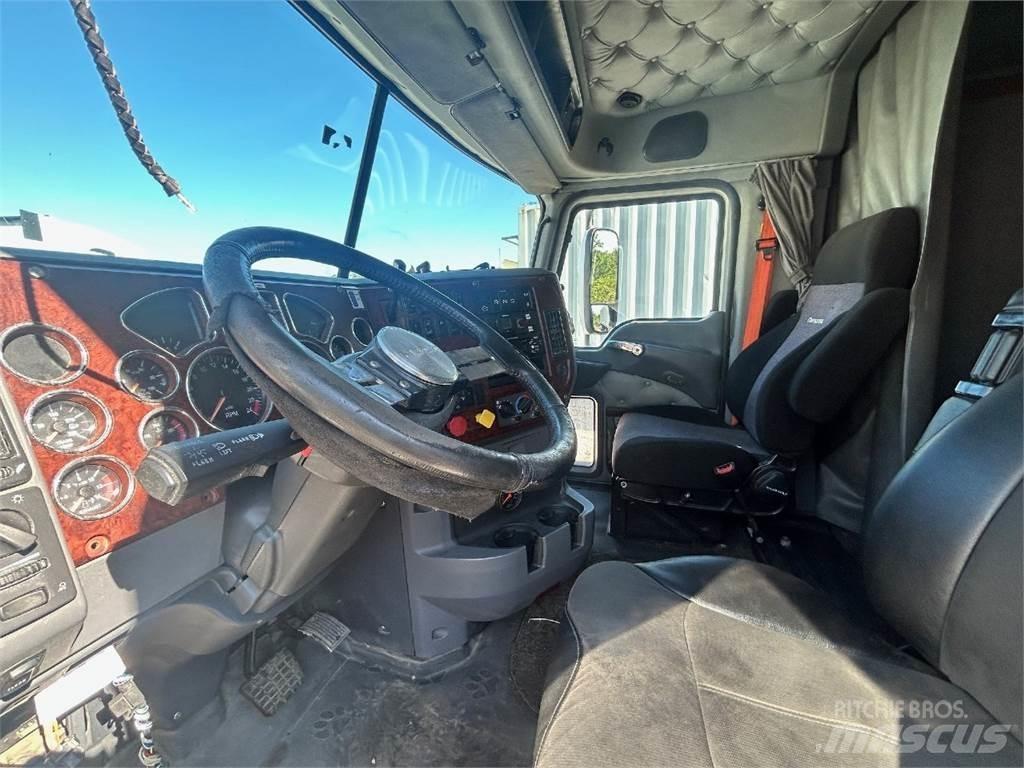 Mack CXU613 Τράκτορες