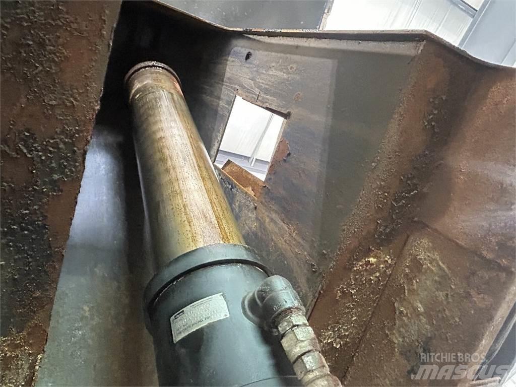 Mack GU713 Φορτηγά Ανατροπή