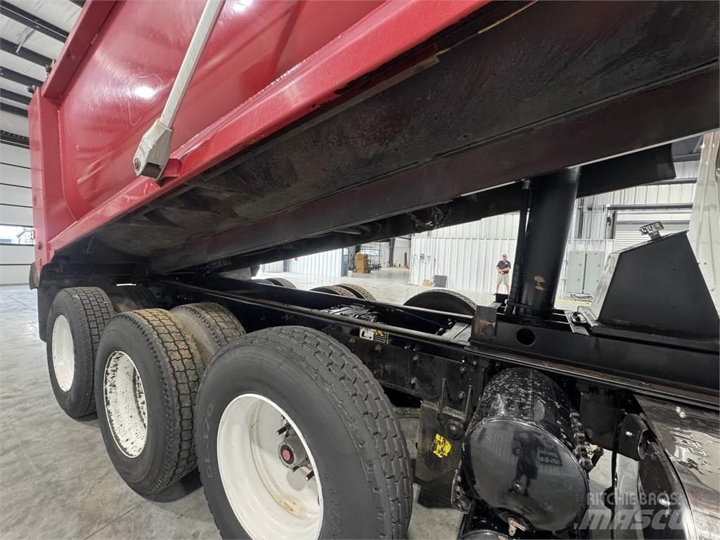 Mack GU713 Φορτηγά Ανατροπή
