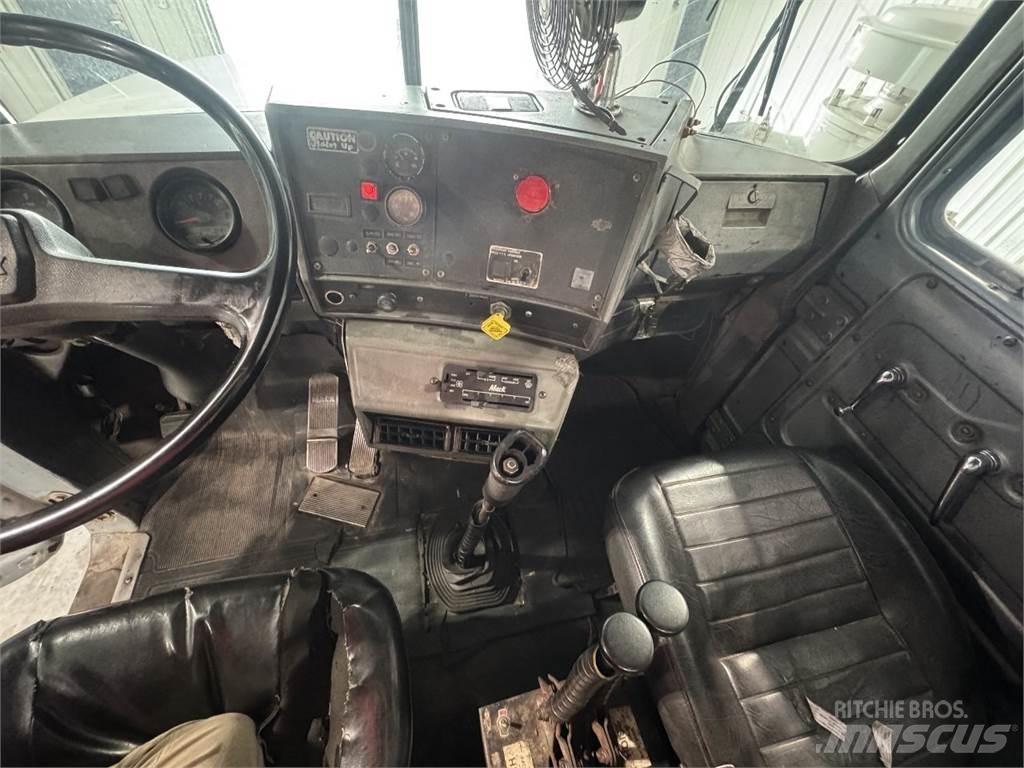 Mack RD690S Φορτηγά για εμπορευματοκιβώτια