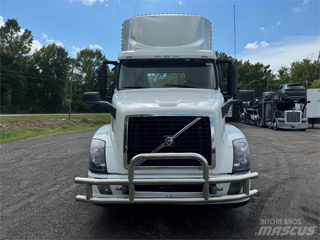 Volvo VNL42T300 Τράκτορες