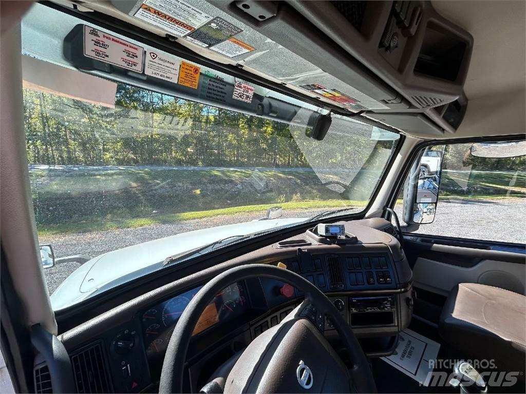 Volvo VNL42T300 Τράκτορες