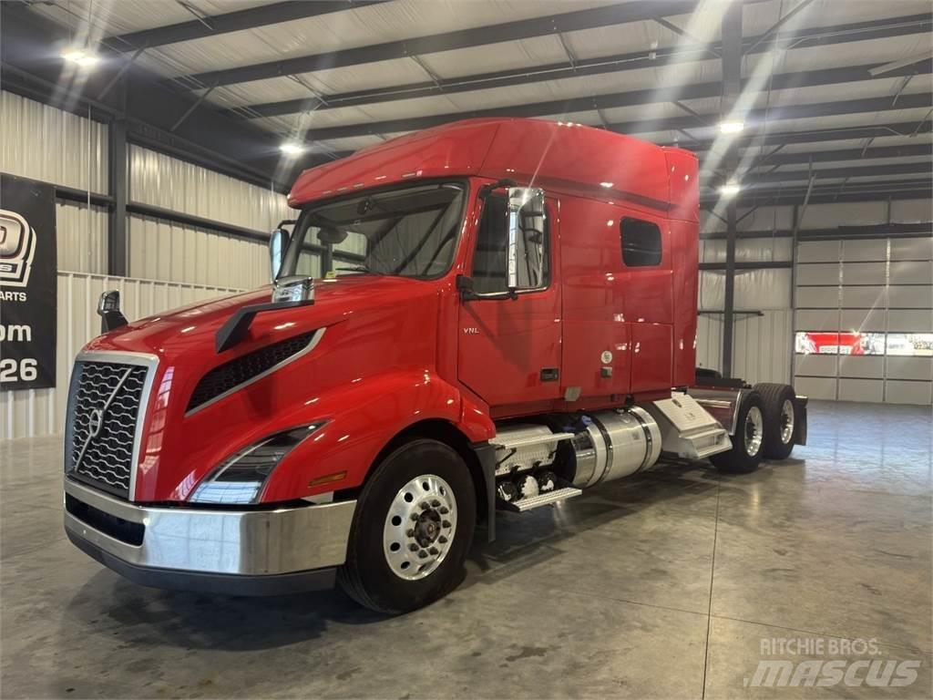 Volvo VNL64T740 Τράκτορες