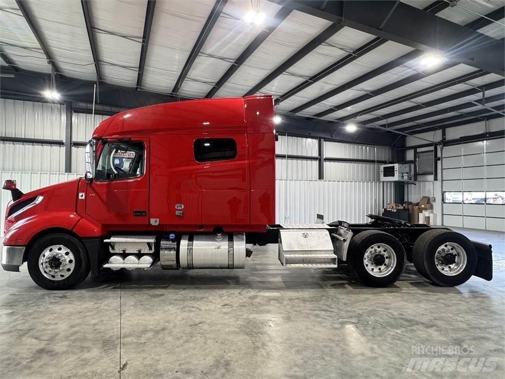 Volvo VNL64T740 Τράκτορες
