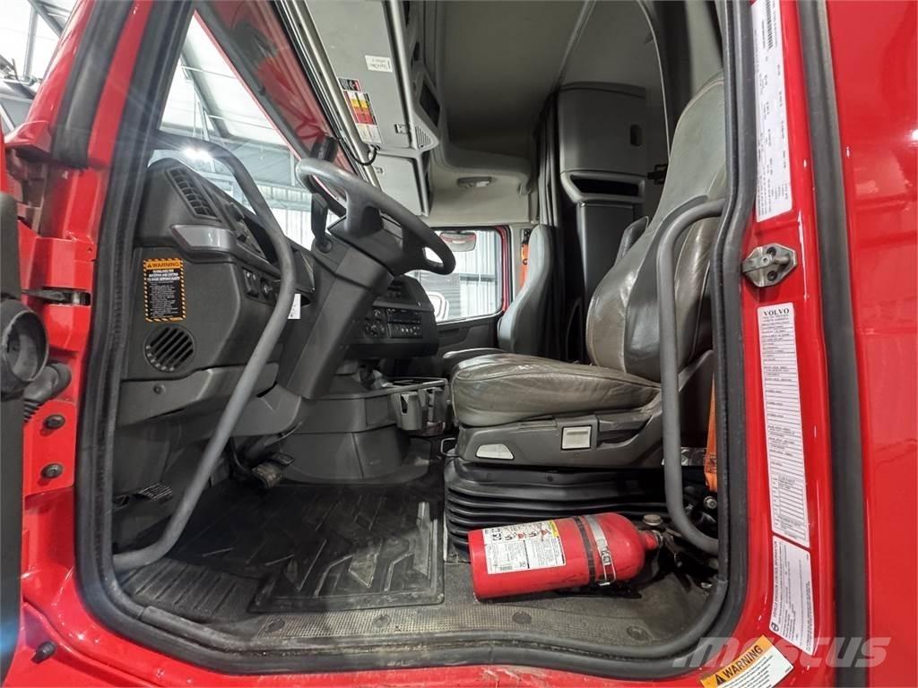 Volvo VNL64T740 Τράκτορες