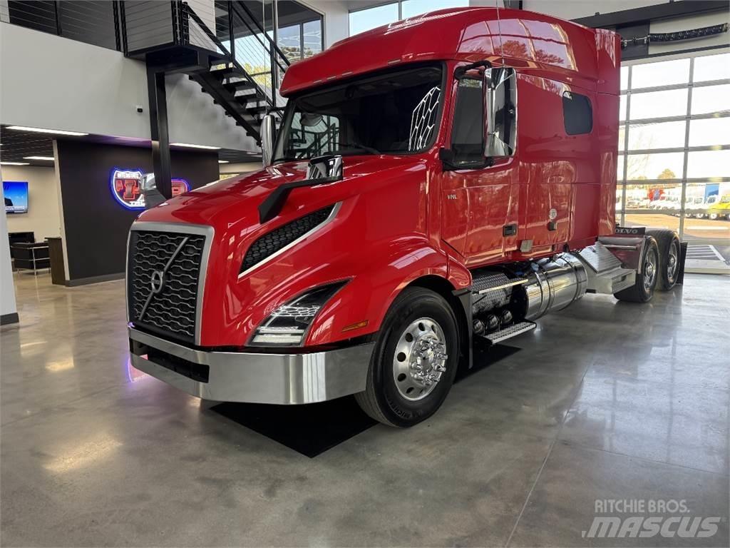 Volvo VNL64T740 Τράκτορες