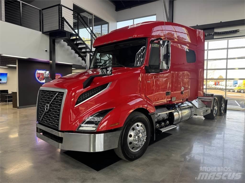 Volvo VNL64T740 Τράκτορες