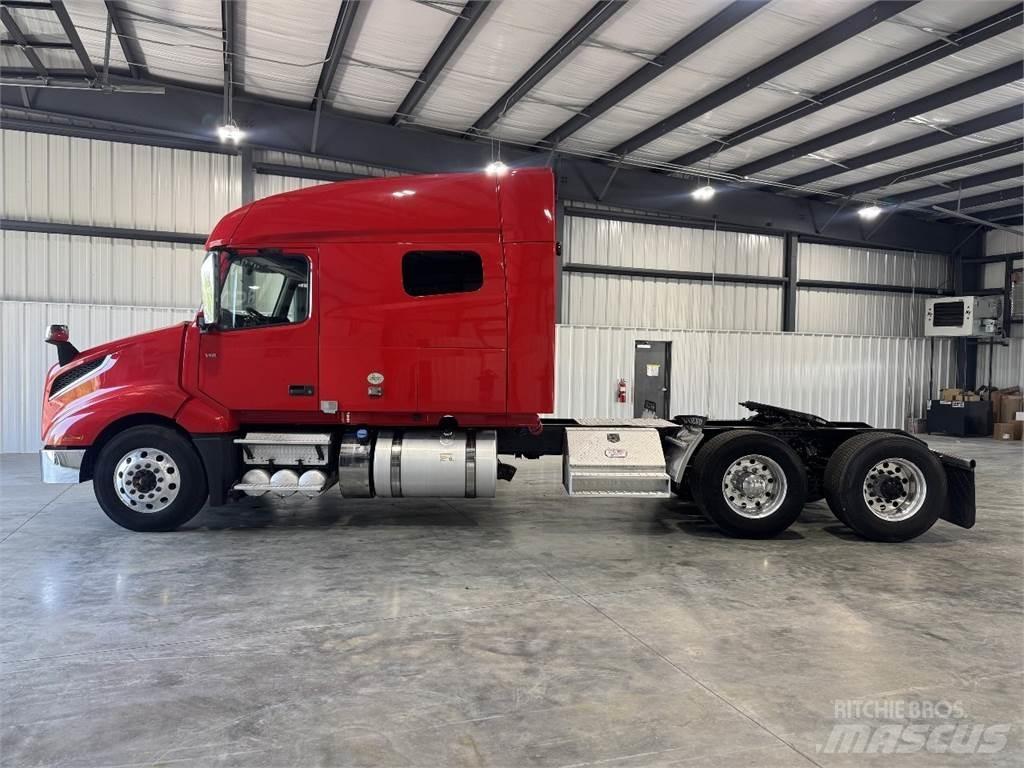 Volvo VNL64T740 Τράκτορες