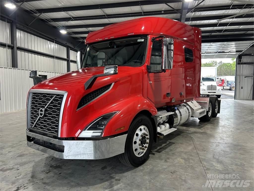 Volvo VNL64T740 Τράκτορες