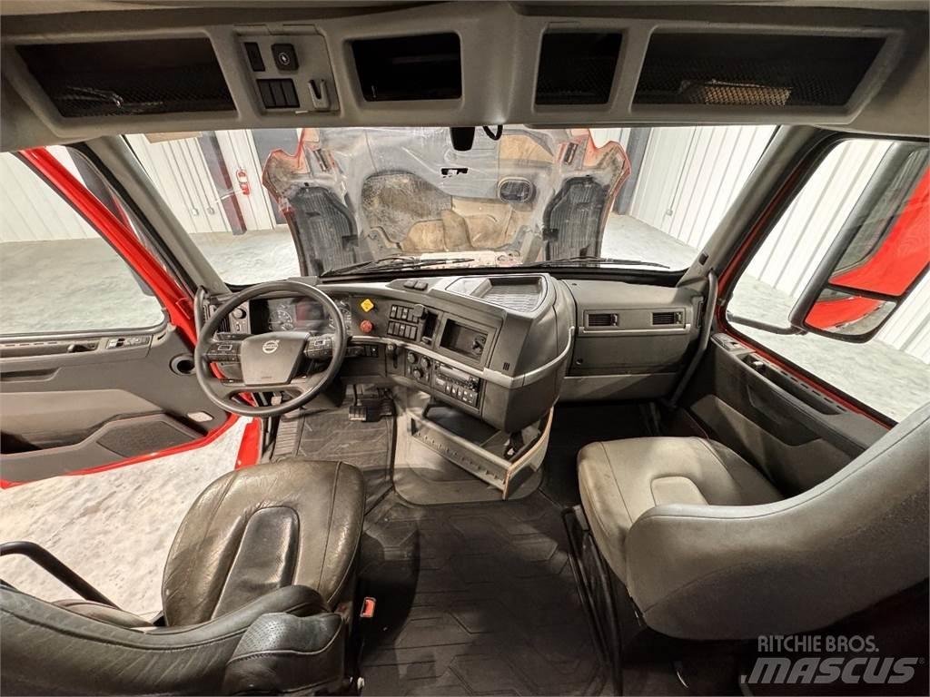 Volvo VNL64T740 Τράκτορες