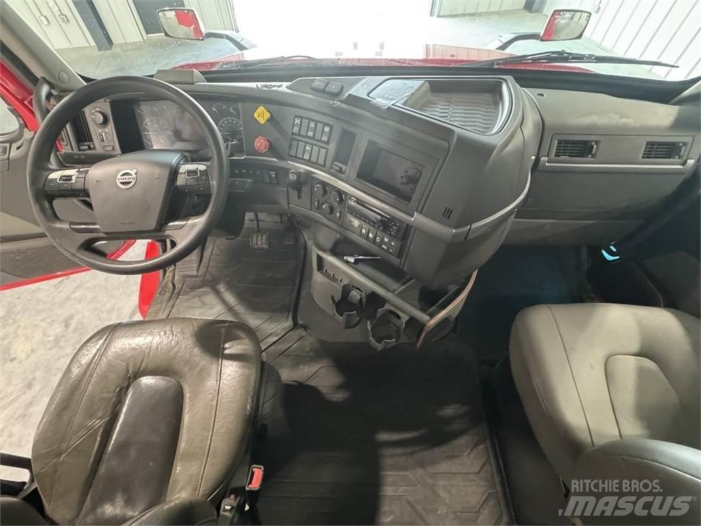 Volvo VNL740 Τράκτορες