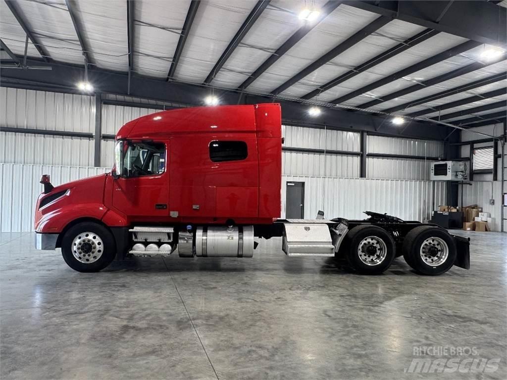 Volvo VNL740 Τράκτορες