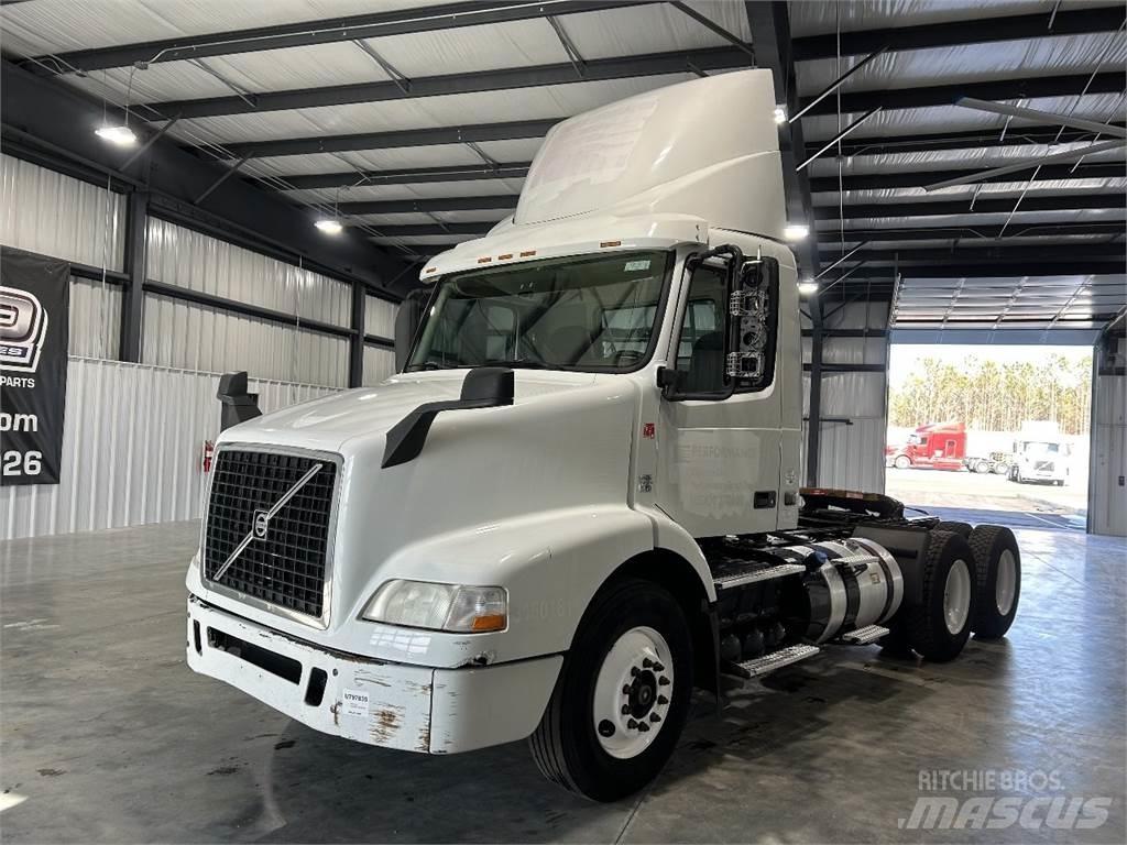 Volvo VNM Τράκτορες