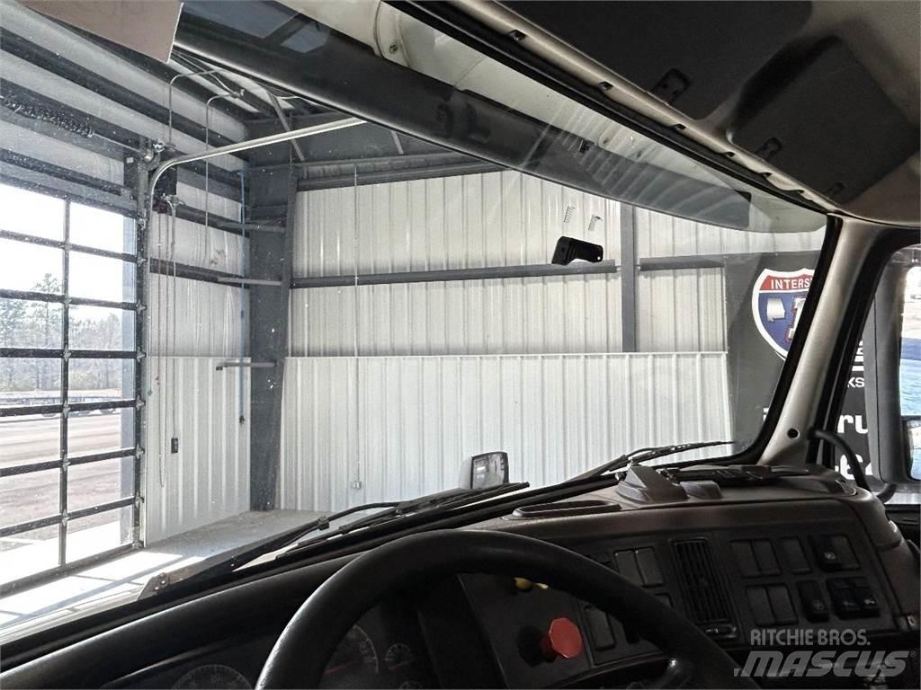 Volvo VNM Τράκτορες