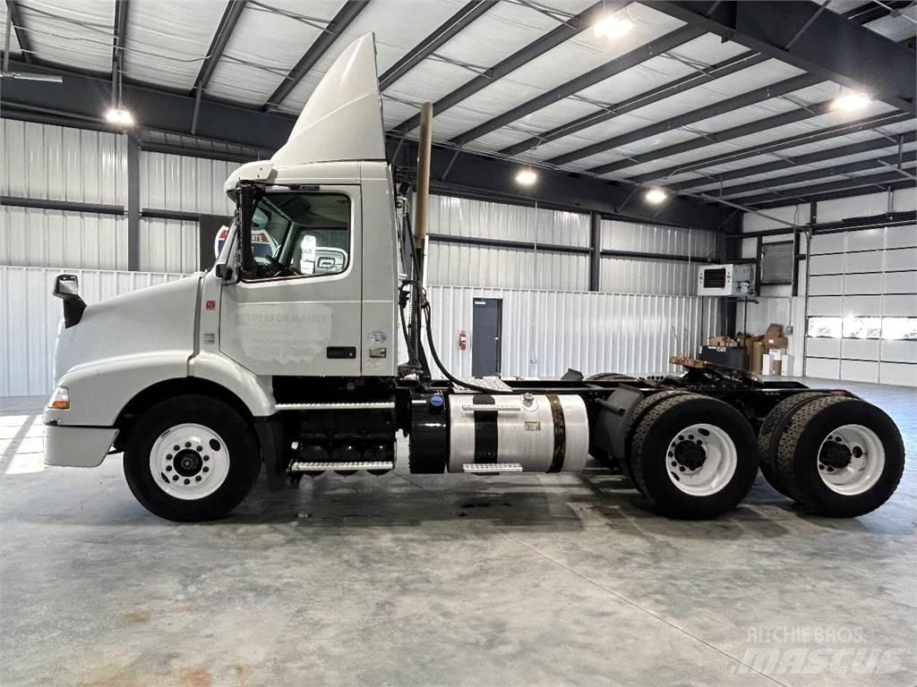 Volvo VNM Τράκτορες