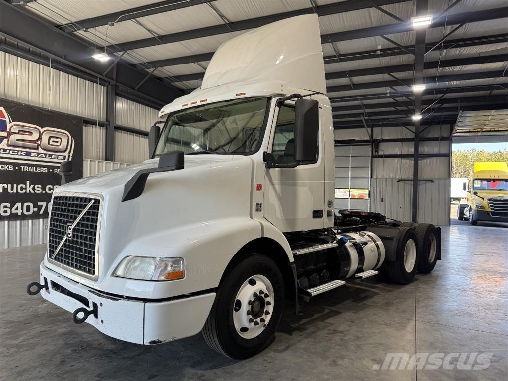 Volvo VNM Τράκτορες