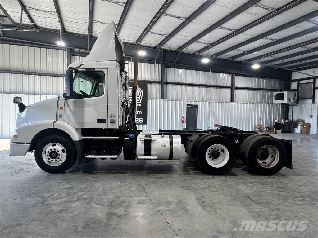 Volvo VNM Τράκτορες