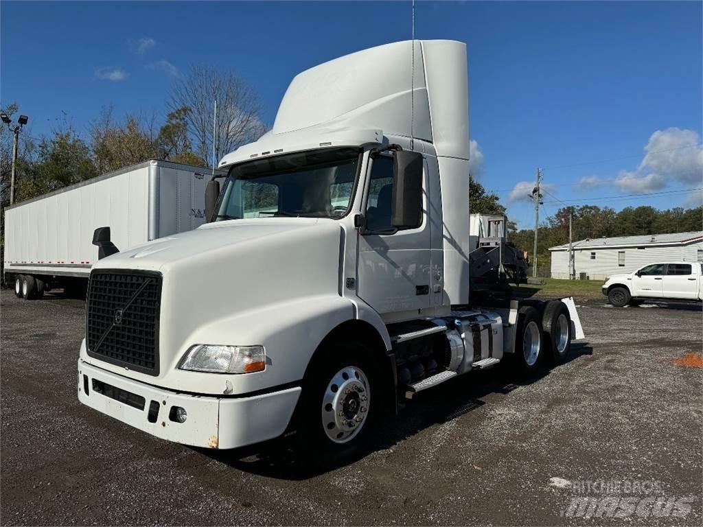 Volvo VNM64T200 Τράκτορες