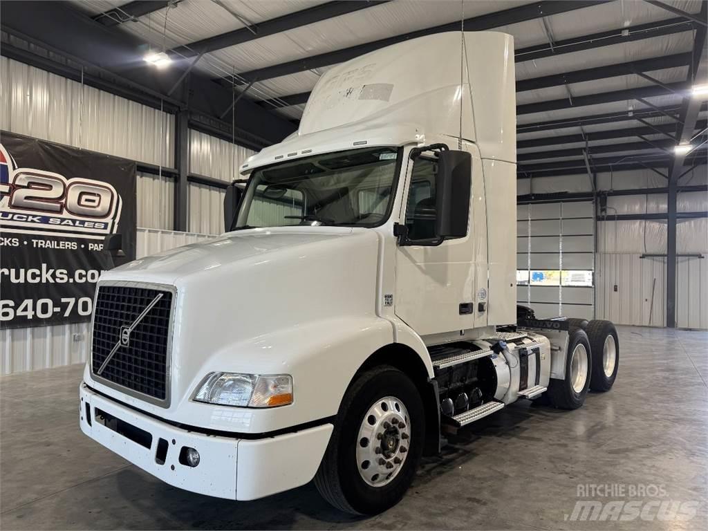 Volvo VNM64T200 Τράκτορες