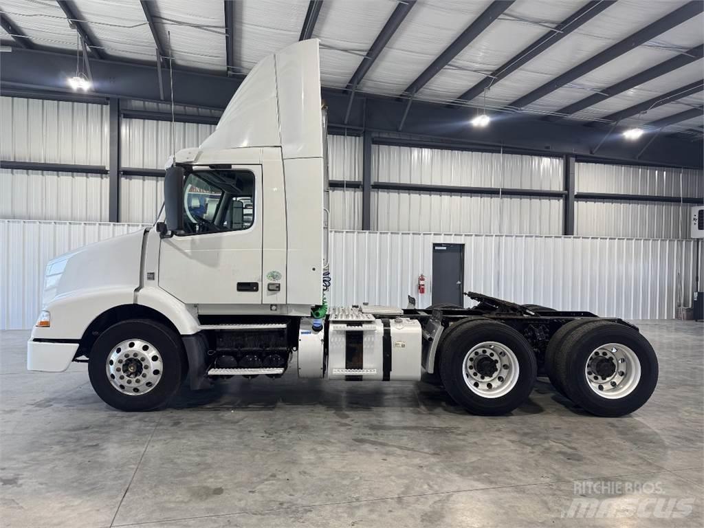 Volvo VNM64T200 Τράκτορες