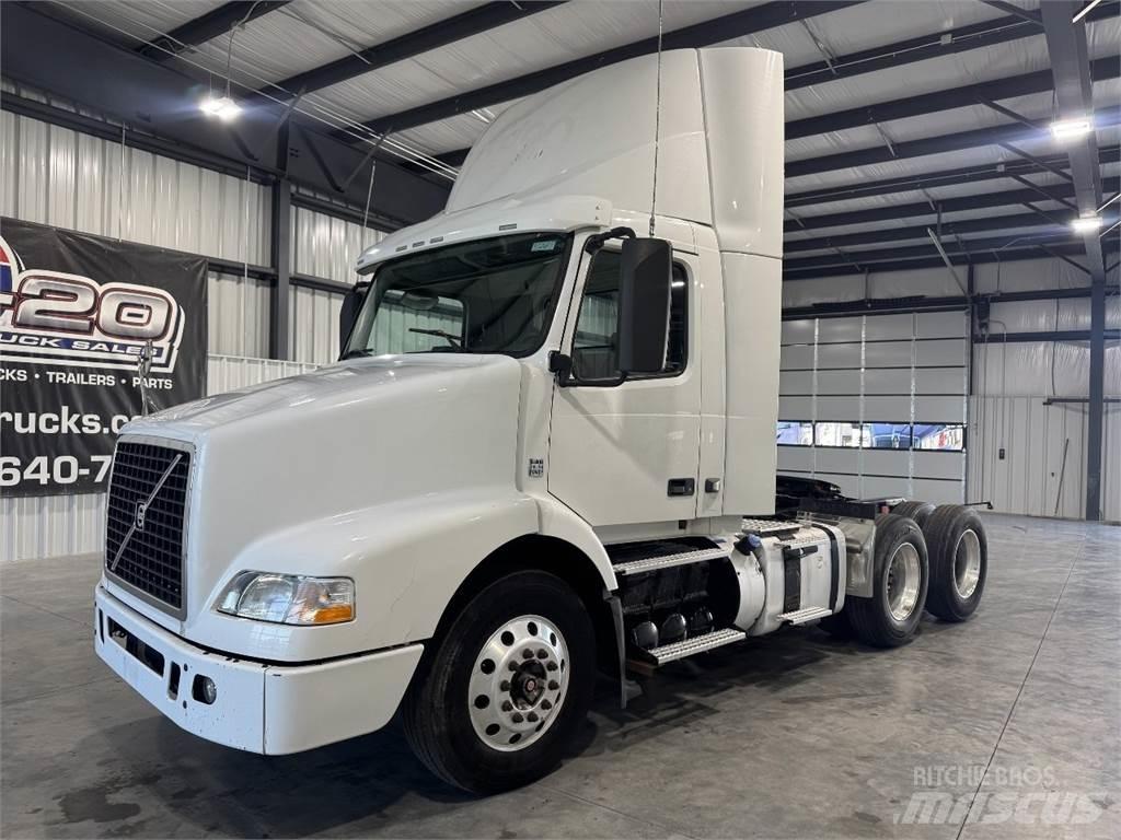 Volvo VNM64T200 Τράκτορες