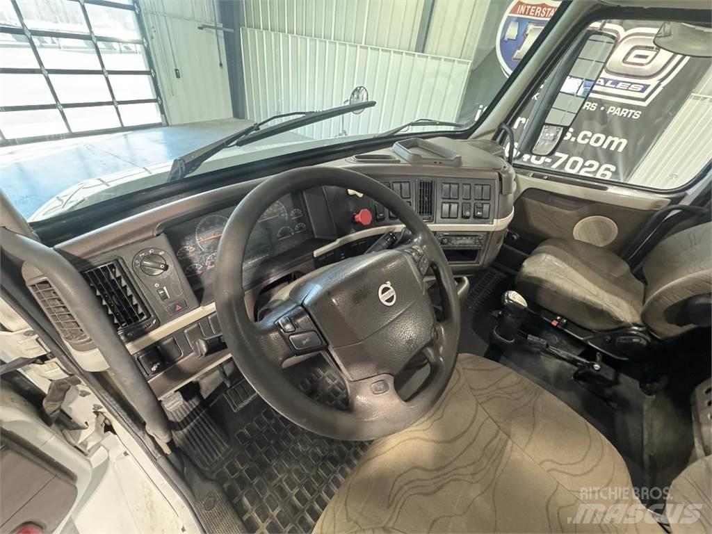 Volvo VNM64T200 Τράκτορες