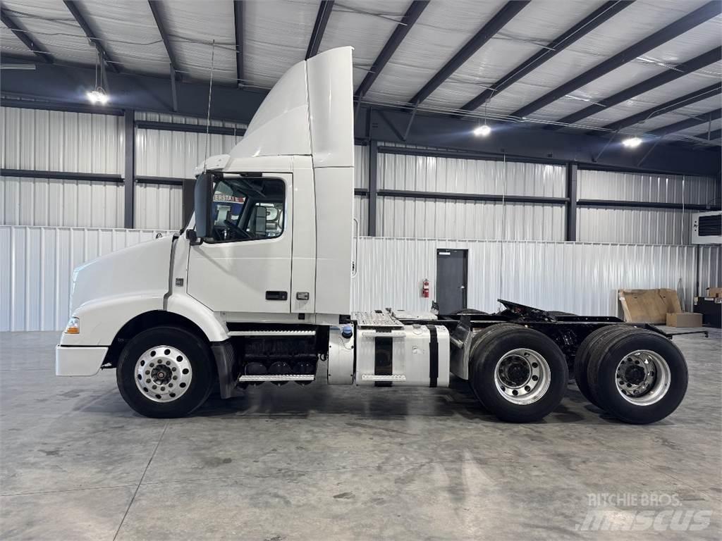 Volvo VNM64T200 Τράκτορες