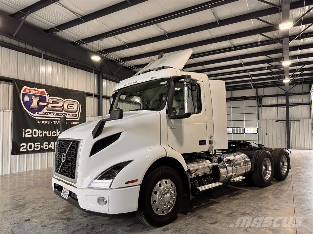 Volvo VNR64T300 Τράκτορες