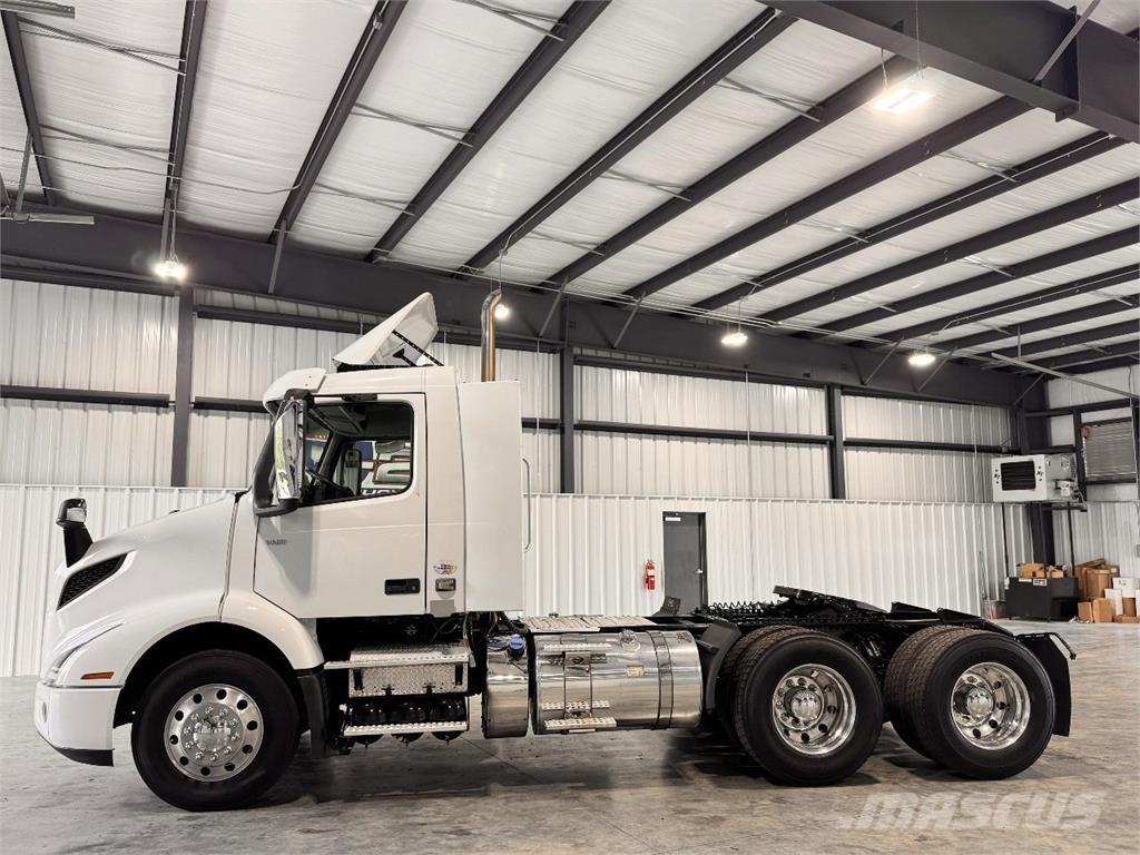 Volvo VNR64T300 Τράκτορες