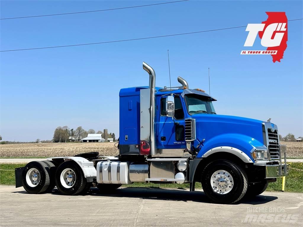 Mack Titan TD713 Τράκτορες
