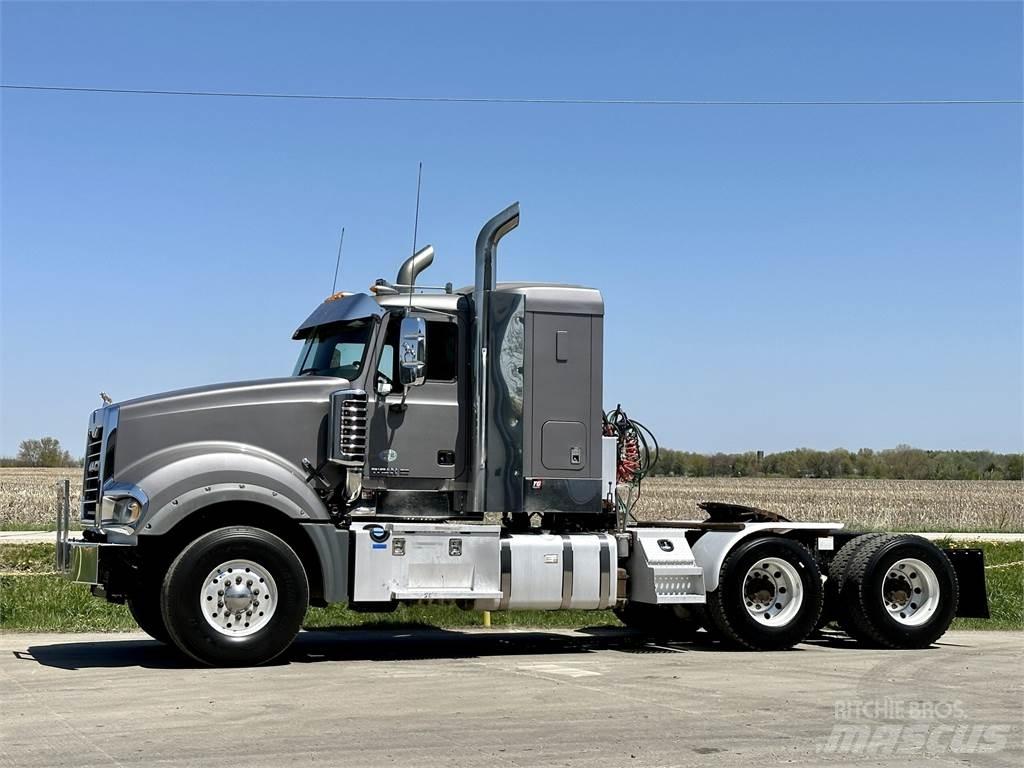 Mack Titan TD713 Τράκτορες