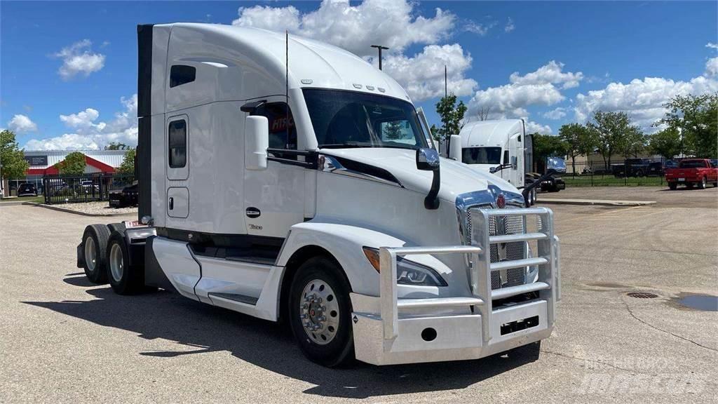 Kenworth T680 Τράκτορες