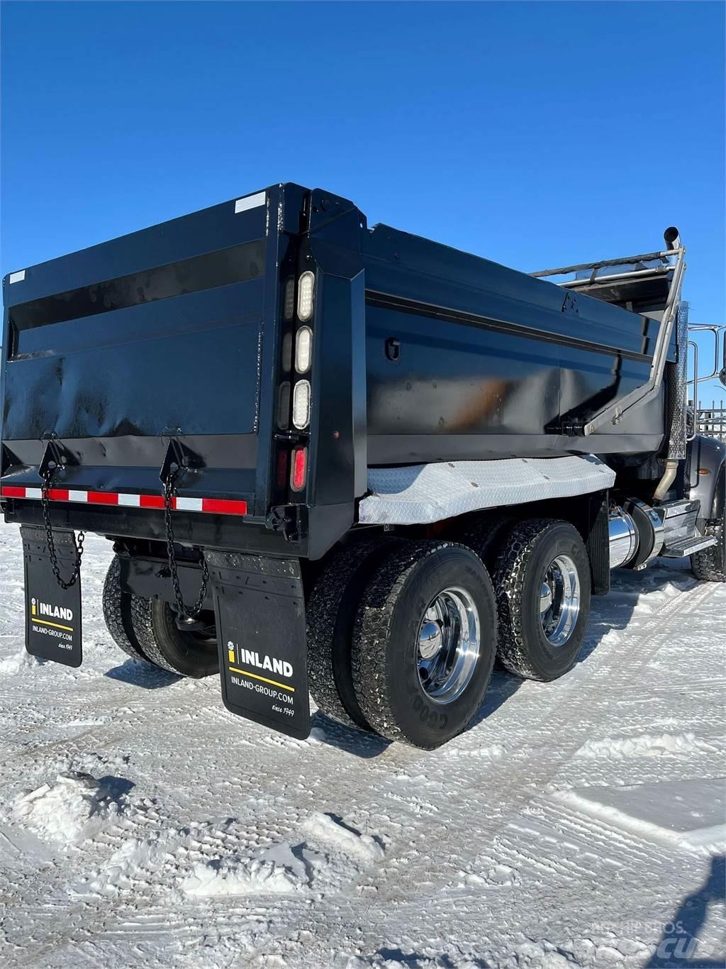Peterbilt 348 Φορτηγά Ανατροπή