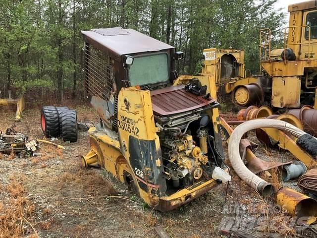 CAT 236 Φορτωτάκια