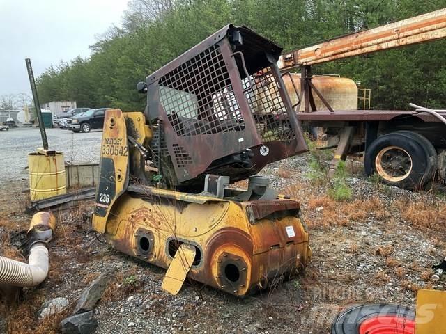 CAT 236 Φορτωτάκια