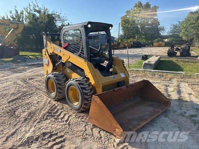 CAT 242D3 Φορτωτάκια